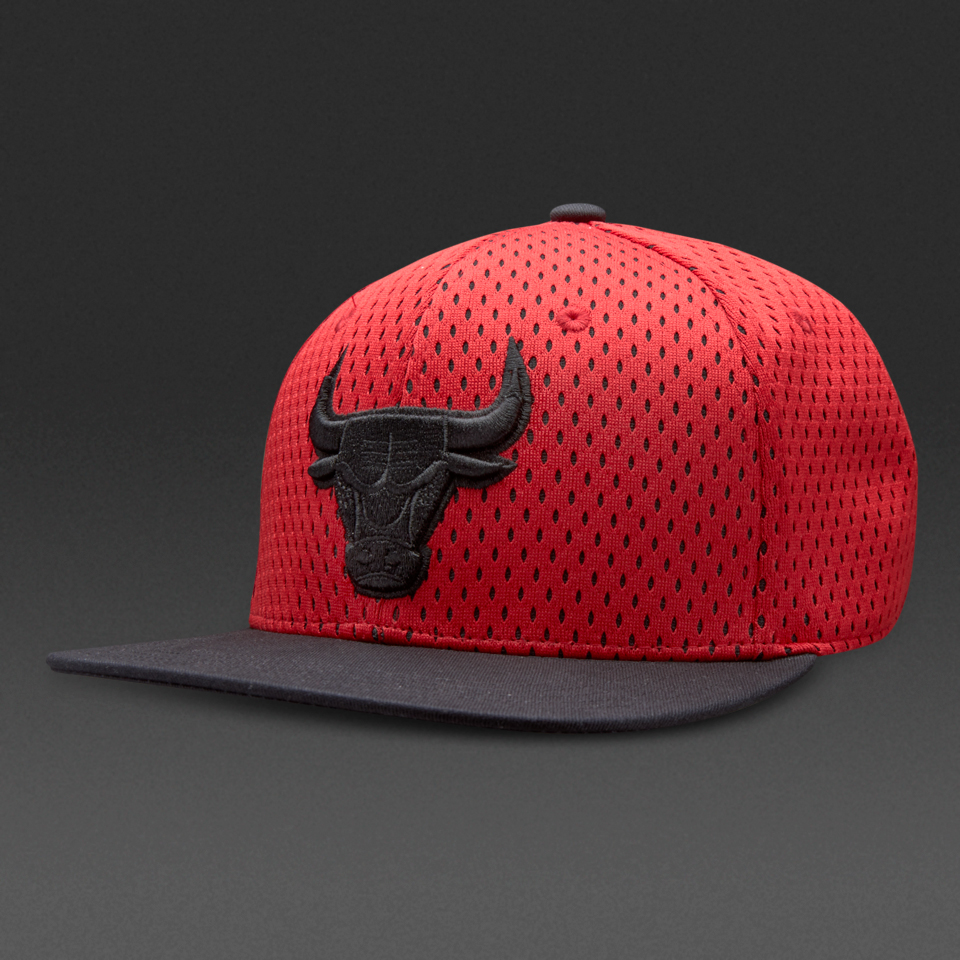 Adidas Originals NBA Bulls Snapback Red-Sld / Black for Men